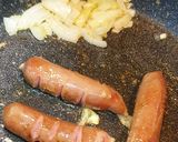 Foto langkah ke 3 dari resep Scramble eggs on toast with sausage, potatoes and beans.
