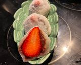 A picture of step 10 of Strawberry Mochi (いちご大福).