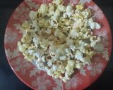मेलतेड चीझ बिटरी पॉपकॉर्न (cheese buttery popcorn recipe in marathi) रेसिपी स्टेप 4 फोटो 