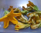 Foto del paso 1 de la receta: Flores de zapallo tipo muffins