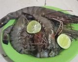 Foto langkah ke 1 dari resep Garlic Butter Shrimp Caramelized onion.
