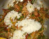 Foto del paso 3 de la receta: Arroz con pollo y ensalada