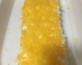 Foto del paso 3 de la receta: Pastel de salmón con surimi y huevo hilado