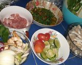 รูปขั้นตอนการทำที่ 1 ของ ต้มยำหมูแซ่บ