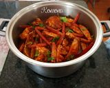 A picture of step 1 of Crab Curry.