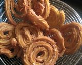 ચકરી (Chakli Recipe in Gujarati) રેસીપી સ્ટેપ2ફોટો
