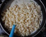A picture of step 9 of Pasta with white sauce.