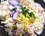 ข้าวผัดแหนม ง่ายๆ (คล้ายกินยำแหนม) วิธีทำสูตร 2 รูป