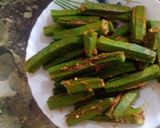 A picture of step 3 of Masala bhindi.