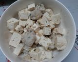 Hình bước làm 2 của món Đậu hủ cá thác lác sốt cà + canh bầu cải xanh cá thác lác