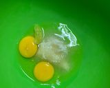 Foto langkah ke 1 dari resep Easy Baking: Bolu Jadul 2 Telur.