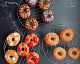 Foto del paso 8 de la receta: Donuts caseros semi integrales al horno