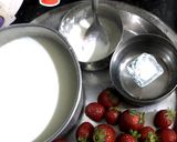A picture of step 1 of Strawberry creamy milkshake.
