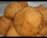 A picture of step 5 of Dahi Bhalay.