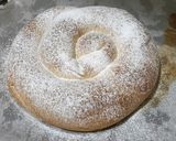 Foto del paso 10 de la receta: Ensaimada rellena de crema pastelera y azúcar quemada