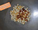A picture of step 2 of Chatpati bhel.
