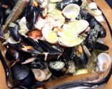 Foto del paso 12 de la receta: Mariscada al vapor de vino blanco. (Vaporada o marisco al vapor)