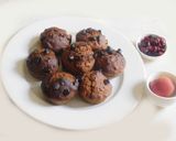 A picture of step 5 of Delicious Peach Cranberry Muffin.
