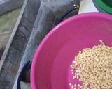 Foto del paso 3 de la receta: Tamal de mole negro en hoja de palma de plátano