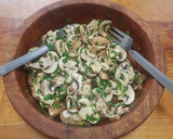 Foto del paso 2 de la receta: Ensalada de champiñones crudos al estilo de mi mamá