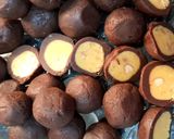 A picture of step 9 of Oreo chocolate balls.