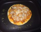 Foto langkah ke 7 dari resep Pizza teflon ayam suwir takaran sendok.