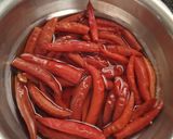 A picture of step 1 of Schezwan Chutney.