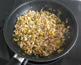 Foto del paso 2 de la receta: Berenjena rellena de soja texturizada y mango