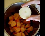 Une image de l'étape 1 de Soupe carottes potiron lentilles corail.