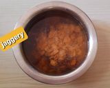 A picture of step 2 of Tamarind dates chutney.