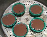 Foto langkah ke 7 dari resep Bolu kukus coklat mekar tanpa telur tanpa mixer.