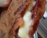 Foto del paso 12 de la receta: Arepa de Zanahoria 🥕con relleno hawaiano!!!😜😜😜🍘🧀🥓🍍🍘