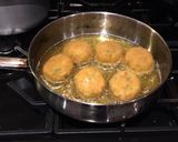 A picture of step 2 of Chicken Cheese Balls.