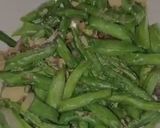 Foto langkah ke 2 dari resep Tumis kacang panjang cah teri.