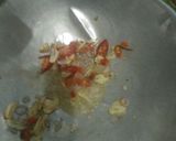 Foto langkah ke 1 dari resep Tumis Jamur kuping Ayam Suir Pedas.