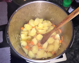 Foto del paso 2 de la receta: Costillas de cerdo con patatas y azafrán