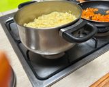 A picture of step 4 of Pasta with Cream, Ham, and Sautéed Bell Pepper (Al Dente).
