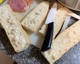 Foto del paso 4 de la receta Bocata de lomo adobado con champiñón y cebolla