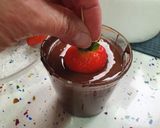 Foto del paso 3 de la receta: *Fresas cubiertas de Chocolate y Sprinkles*