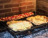 Foto del paso 4 de la receta: Pizzas a la parrilla🍕
