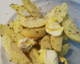 Foto del paso 4 de la receta: Muslos de pollo exprés con patatas al microondas