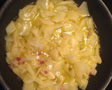 Foto del paso 1 de la receta: Tortilla de patata con cebolla y huevos camperos
