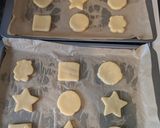 A picture of step 7 of Super Mario sugar cookies 🍪.