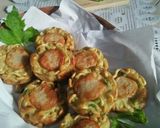 Foto langkah ke 5 dari resep *martabak mini mie kentang*.