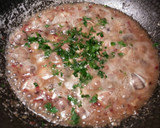 Foto del paso 9 de la receta: Almejas y gambas en salsa marina.