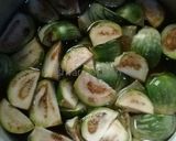 Foto langkah ke 1 dari resep Tumis terong bulat.