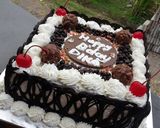 Foto langkah ke 8 dari resep Cake Ultah Pagar #Sponge Coklat Base Cake#Gampang#Cepet#Juara.