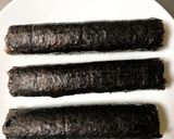 A picture of step 6 of Veg. Maki Sushi Rolls.