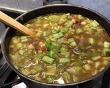 Une image de l'étape 17 de Soupe au bœuf, céleri, tomates et pois chiches.