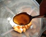 A picture of step 2 of Mango banana smoothie.